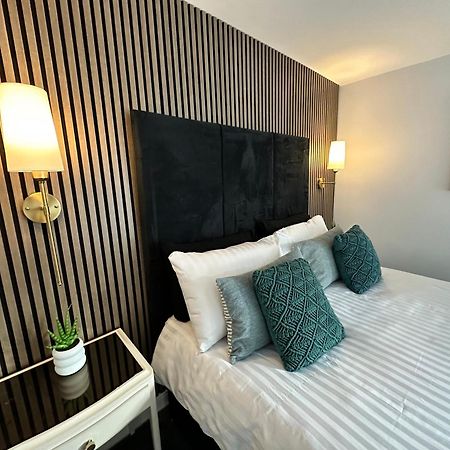 Waterside Mufc & Trafford Centre Townhouse 4 Bedroom Free Parking Манчестър Екстериор снимка
