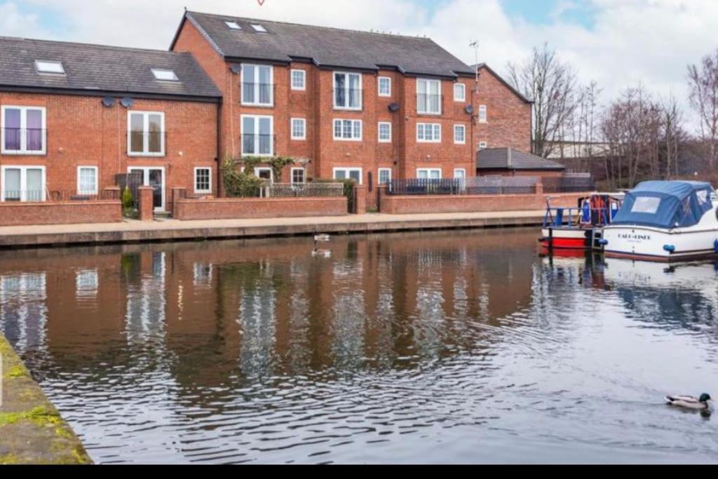 Waterside Mufc & Trafford Centre Townhouse 4 Bedroom Free Parking Манчестър Екстериор снимка