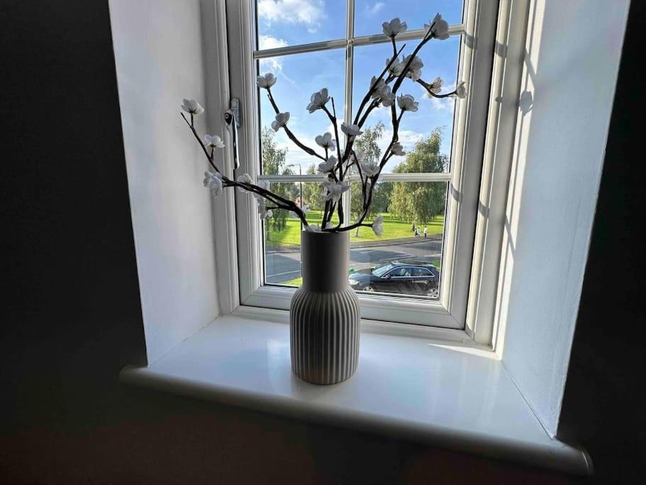 Waterside Mufc & Trafford Centre Townhouse 4 Bedroom Free Parking Манчестър Екстериор снимка