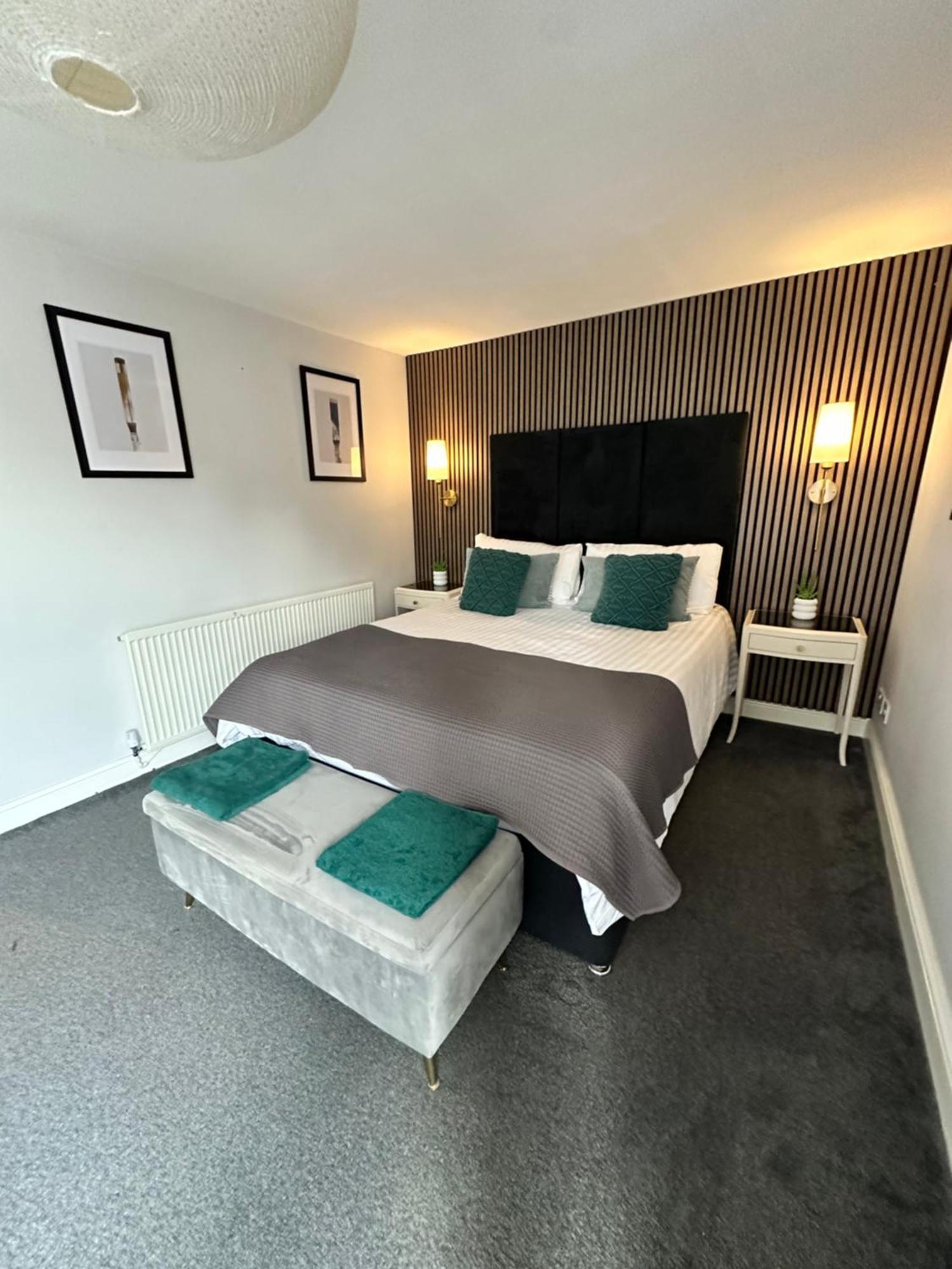 Waterside Mufc & Trafford Centre Townhouse 4 Bedroom Free Parking Манчестър Екстериор снимка